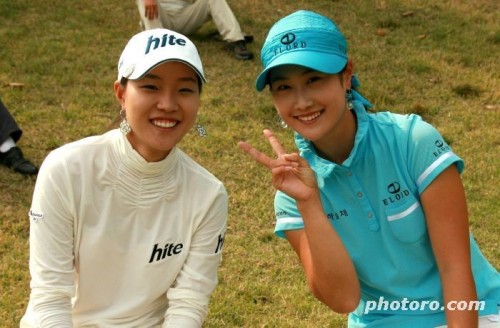 Hee Kyung Seo and Ha Neul Kim